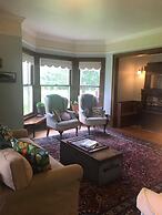Laurel River Club Bed & Breakfast