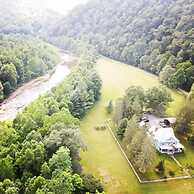 Laurel River Club Bed & Breakfast