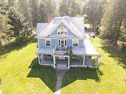 Laurel River Club Bed & Breakfast