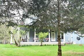 Laurel River Club Bed & Breakfast