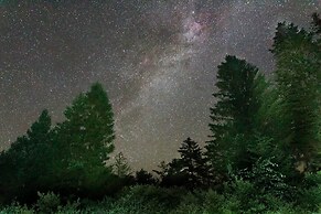 Laurel River Club Bed & Breakfast