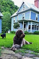 Laurel River Club Bed & Breakfast