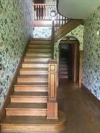 Laurel River Club Bed & Breakfast