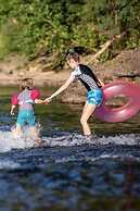 Laurel River Club Bed & Breakfast