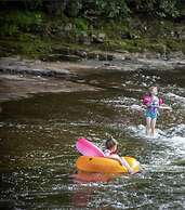 Laurel River Club Bed & Breakfast