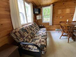 Lincolnwood Cabin 4