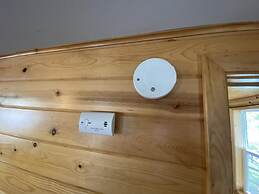 Lincolnwood Cabin 5