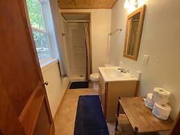 Lincolnwood Cabin 6