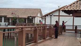 Alpine LXPD Full Seaview Water Chalet