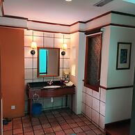 Alpine LXPD Full Seaview Water Chalet