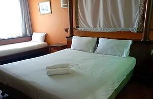 Alpine LXPD Full Seaview Water Chalet