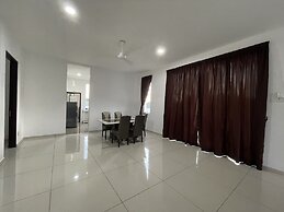Alpine PD Taman Kiara 2 Homestay