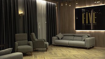 Five Hotel