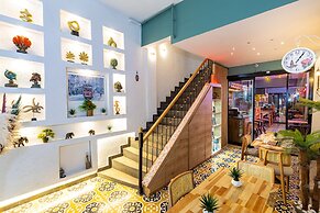 APOLLO HOTEL & APARTMENTS