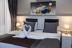 APOLLO HOTEL & APARTMENTS