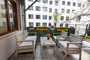 APOLLO HOTEL & APARTMENTS