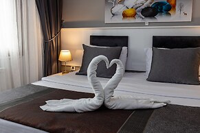 APOLLO HOTEL & APARTMENTS