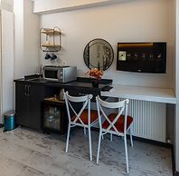 APOLLO HOTEL & APARTMENTS