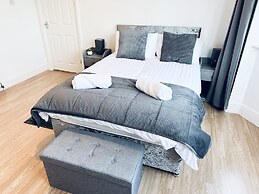 Impeccable 3-bed House in Nottingham Central