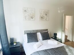 Impeccable 3-bed House in Nottingham Central