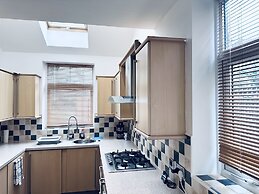 Impeccable 3-bed House in Nottingham Central