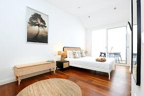 Green Faro Modern Duplex With A Bliss Terrace