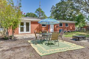 Florida Escape w/ Patio & Fire Pit, Near Beaches!