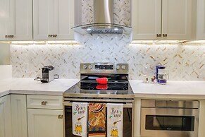 Tennis, Golf & Pools: Lovely Palm Desert Condo!