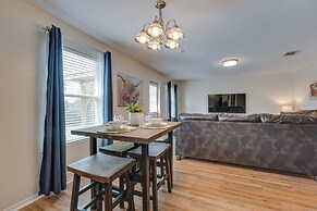 Sunny Universal City Home ~ 18 Mi to San Antonio!