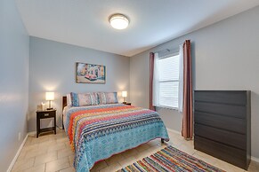 Sunny Universal City Home ~ 18 Mi to San Antonio!