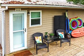 Lakefront Cottage by Little Golden Gate Bridge