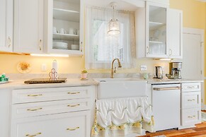 Fairhope Cottage: 2 Mi to Town & Pier!