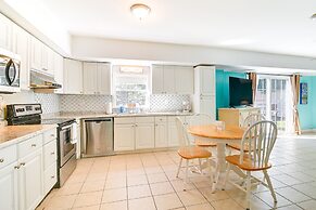 Pawleys Island Retreat - Golf Cart Included!