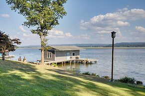 Scottsboro Vacation Rental on Guntersville Lake!