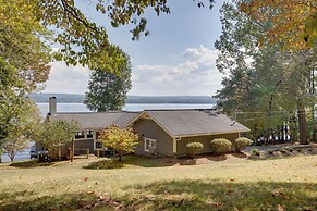 Scottsboro Vacation Rental on Guntersville Lake!