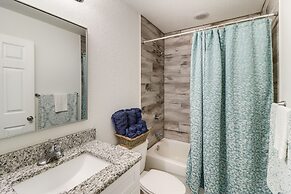 Inviting Ocklawaha Home w/ Porch: Ideal Location!