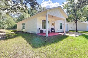 Inviting Ocklawaha Home w/ Porch: Ideal Location!