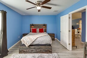 Inviting Ocklawaha Home w/ Porch: Ideal Location!