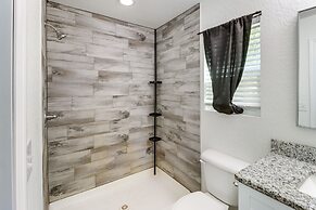 Inviting Ocklawaha Home w/ Porch: Ideal Location!