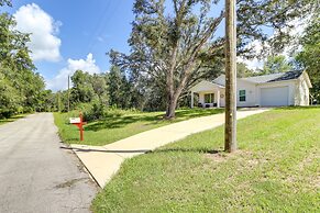 Inviting Ocklawaha Home w/ Porch: Ideal Location!