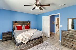 Inviting Ocklawaha Home w/ Porch: Ideal Location!