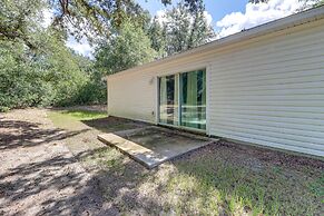 Inviting Ocklawaha Home w/ Porch: Ideal Location!