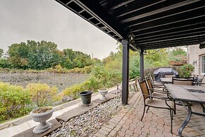 West Bloomfield Retreat: Stay in Nature Preserve!