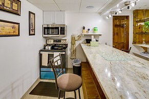 West Bloomfield Retreat: Stay in Nature Preserve!