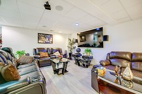 West Bloomfield Retreat: Stay in Nature Preserve!