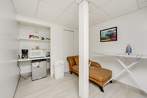 West Bloomfield Retreat: Stay in Nature Preserve!