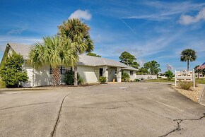 Edgewater Vacation Home w/ Game Room & Pool Access