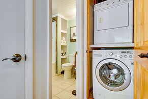 Modern Mountain Haven: 5 Mi to Mt Snow Slopes!