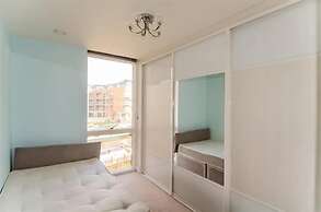 Luxury 3-bed Top Floor Penthouse in Brentford