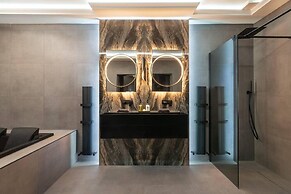 Luxury West End Oasis - Lux Spa Bath - Romantic